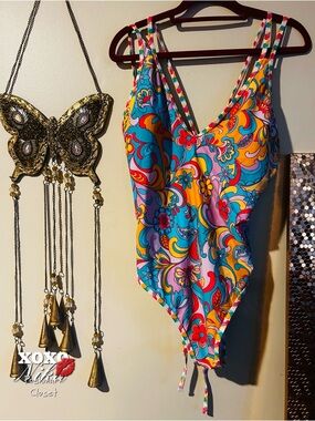 Cupshe  Groovy Floral One-Piece Swimsuit - Size XL